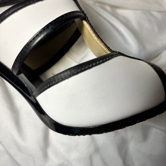 Women's Michael Kors Berkley T Strap Leather Shoe Size 9 Medium - Picture 5 of 6